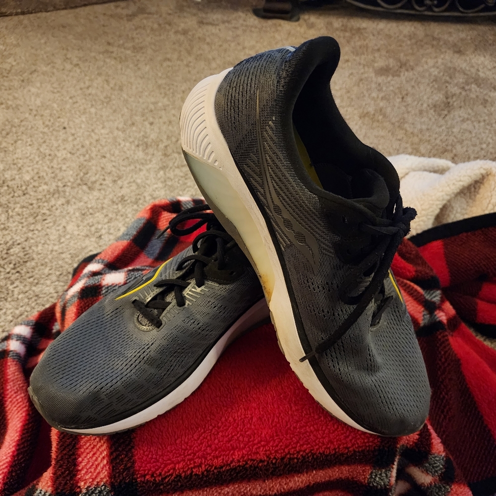 Saucony